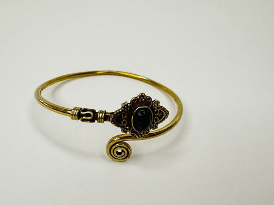 Vintage Filigree Brass Swirl Arm Cuff Bangle (Black Onyx Gemstone)